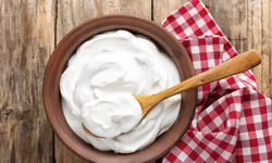 Sữa chua là gì? Lợi ích sức khỏe và làm đẹp từ sữa chua