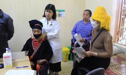 Hai bệnh viện ở Lào Cai khám sàng lọc tim mạch, ung thư miễn phí cho hơn 600 người dân