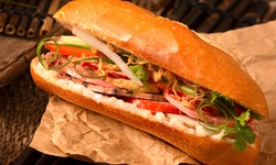 Bộ Y tế yêu cầu điều tra vụ gần 100 người nghi ngộ độc sau ăn bánh mì ở TP Hồ Chí Minh