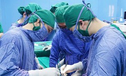 Phẫu thuật kịp thời hai ca thủng ruột do dị vật xương