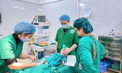 Ng&#227; tại nh&#224;, b&#233; 3 th&#225;ng tuổi bị l&#245;m đầu v&#224; xuất huyết nội sọ