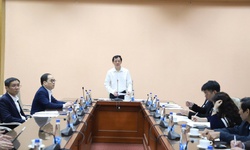 Tiếp tục tăng cường kiểm tra, giám sát, kịp thời phát hiện, xử lý nghiêm gian lận thương mại, hàng giả lĩnh vực y tế