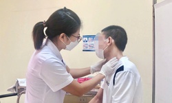 Chủ quan không đi khám, từ khối u tuyến giáp chuyển ung thư biểu mô tuyến giáp thể nang 