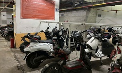 Th&#234;m chung cư ở H&#224; Nội tạm dừng tr&#244;ng giữ xe điện mới