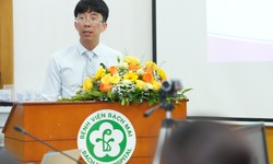 GS.TS Mai Duy T&#244;n mang &#39;giờ v&#224;ng&#39; đến v&#249;ng xa