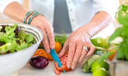 4 th&#243;i quen ăn uống đơn giản gi&#250;p người cao tuổi kiểm so&#225;t &#39;mỡ m&#225;u xấu&#39;, bảo vệ tim mạch hiệu quả