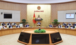 Ch&#237;nh phủ thảo luận loạt nhiệm vụ trọng t&#226;m, quyết liệt ho&#224;n th&#224;nh mục ti&#234;u KT-XH 2025
