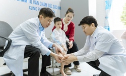 Hành trình 15 năm 'thắp' lại hy vọng cho hàng nghìn bệnh nhân dị tật