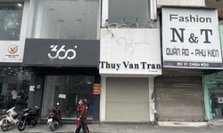 Nhiều mặt bằng kinh doanh tr&#234;n &#39;đất v&#224;ng&#39; H&#224; Nội treo biển cho thu&#234;