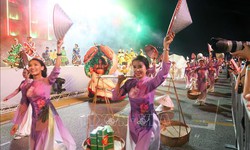 Việt Nam g&#226;y ấn tượng s&#226;u sắc tại lễ hội văn h&#243;a Chingay Parade 2025 ở Singapore