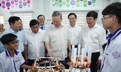 B&#224;i viết của Tổng B&#237; thư T&#244; L&#226;m: &quot;Học tập suốt đời&quot;