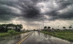 Nhiều khu vực c&#243; mưa d&#244;ng, lốc s&#233;t v&#224;o đ&#234;m nay