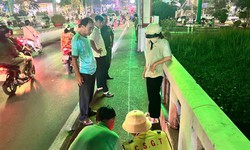 &#39;T&#243;m gọn&#39; 2 thanh ni&#234;n trộm điện thoại ngay giữa l&#242;ng s&#244;ng