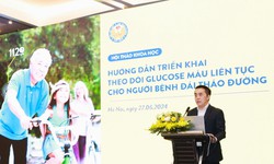 Abbott nỗ lực h&#224;nh động cho cam kết v&#236; một Việt Nam khỏe mạnh hơn