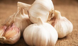 5 lợi &#237;ch của việc ăn một t&#233;p tỏi sống mỗi ng&#224;y