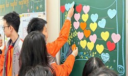 Phụ huynh n&#243;i g&#236; trước đề xuất của Bộ Y tế về bảo hiểm y tế cho học sinh?