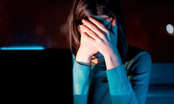 Khi mạng x&#227; hội trở th&#224;nh cơn &#225;c mộng: Con trẻ cần t&#236;m đến ai?
