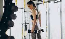 Tập gym c&#243; khiến chị em &#39;vai u thịt bắp&#39;?