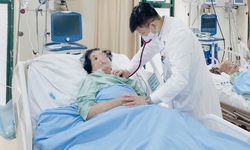 Cứu bệnh nh&#226;n cao tuổi tắc động mạch phổi cấp c&#243; biến chứng sốc