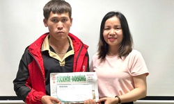 Gần 18 triệu đồng đến với gia đ&#236;nh c&#244; b&#233; d&#226;n tộc H’M&#244;ng bị u hạch