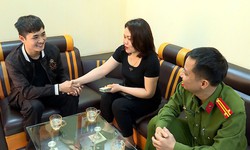 Bất ngờ nhận được hơn 63 triệu đồng trong t&#224;i khoản, nam thanh ni&#234;n vội tr&#236;nh b&#225;o c&#244;ng an