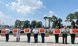 Trưởng Ban Tuyên giáo và Dân vận Trung ương động viên lực lượng  diễu binh, diễu hành