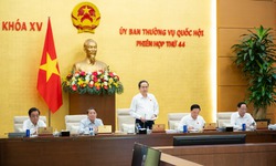 C&#244;ng bố 3 nghị quyết của UBTVQH về c&#244;ng t&#225;c c&#225;n bộ