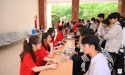 Trường Đại học Y H&#224; Nội ban h&#224;nh quy định về trang phục, cấm sinh vi&#234;n mặc v&#225;y ngắn