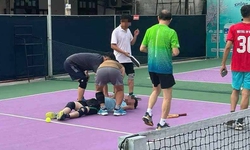 Người đ&#224;n &#244;ng tử vong khi đang chơi pickleball