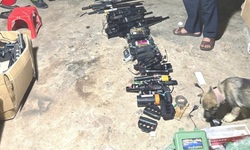 T&#224;ng trữ, mua b&#225;n c&#244;ng cụ hỗ trợ tr&#225;i ph&#233;p, 2 đối tượng bị khởi tố