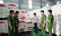 Ph&#250; Thọ: Ph&#225;t hiện &#39;xưởng&#39; sản xuất h&#224;ng trăm tấn gia vị, dầu ăn giả