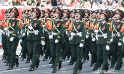Nữ qu&#226;n y rạng ngời trong lễ tổng duyệt diễu binh cấp Nh&#224; nước