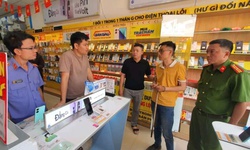 Tạm giữ c&#225;n bộ cửa h&#224;ng Điện m&#225;y Xanh trộm cắp 18 chiếc điện thoại