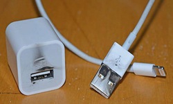Chọn sạc đ&#250;ng c&#225;ch để giữ điện thoại bền, ph&#242;ng tr&#225;nh tai nạn