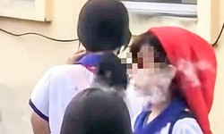 Học sinh lớp 5 h&#250;t thuốc trong trường: &#39;Lỗ hổng&#39; tr&#225;ch nhiệm đa chiều
