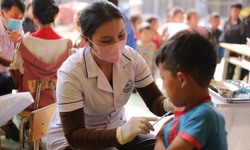 Nhiều huyện miền n&#250;i Nghệ An ti&#234;m vaccine sởi đạt tr&#234;n 99%