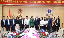 Bộ Y tế v&#224; Sanofi trao đổi, tăng cường hợp t&#225;c để th&#250;c đẩy ph&#225;t triển c&#244;ng nghiệp dược tại Việt Nam