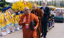 Bạn b&#232; quốc tế ấn tượng với Đại lễ Vesak 2025 tại Việt Nam
