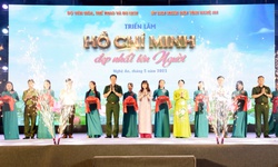 Triển l&#227;m ‘Hồ Ch&#237; Minh đẹp nhất t&#234;n Người” - Giao h&#242;a truyền thống v&#224; c&#244;ng nghệ