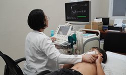 Kh&#225;m s&#224;ng lọc bệnh tim bẩm sinh cho trẻ em ở Quảng B&#236;nh ph&#225;t hiện nhiều trẻ mắc bệnh