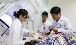 Hơn 1.000 lượt xạ trị kỹ thuật cao được thực hiện tại H&#224; Tĩnh