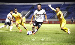V-League: ‘N&#243;ng’ cuộc đua trụ hạng