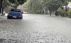 Nhiều khu vực xuất hiện mưa d&#244;ng
