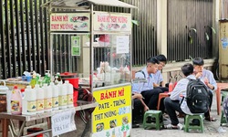 Cha mẹ &#39;chết lặng&#39; khi biết con h&#250;t thuốc l&#225; điện tử