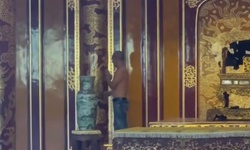Danh t&#237;nh người c&#243; h&#224;nh vi ngồi tr&#234;n ngai vua trong Đại nội Huế