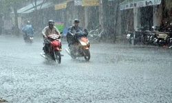 Mưa lớn từ chiều mai, cảnh b&#225;o lũ ở miền Bắc v&#224; miền Trung