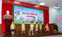 Mang Tết Thiếu nhi đến sớm cho bệnh nhi tại Bệnh viện Y học cổ truyền Trung ương