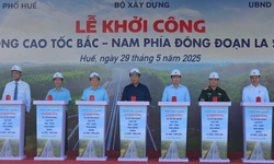 Khởi c&#244;ng dự &#225;n mở rộng cao tốc La Sơn - H&#242;a Li&#234;n l&#234;n 4 l&#224;n xe