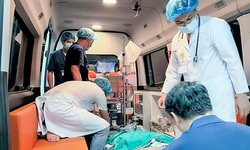 B&#225;c sĩ vượt 100km trong đ&#234;m cứu b&#233; g&#225;i 11 tuổi bị vi&#234;m cơ tim tối cấp nhờ ECMO lưu động