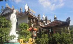 Cận cảnh ng&#244;i ch&#249;a từng l&#224; nh&#224; l&#224;m việc của người b&#225;c sĩ nổi tiếng